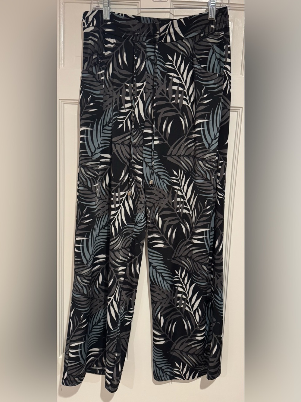 Women's Black Tropical Leaf Pull-On Pants